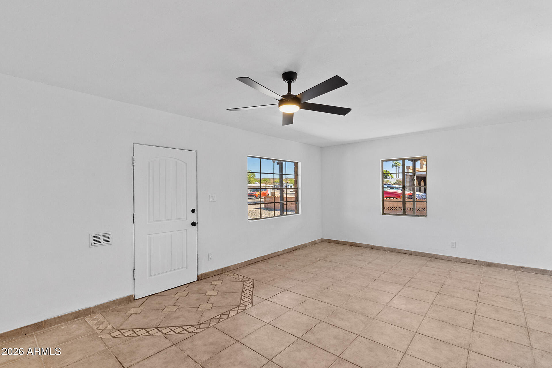 2935 East Portland Street Phoenix, AZ 85008 - Photo 2 of 33 11