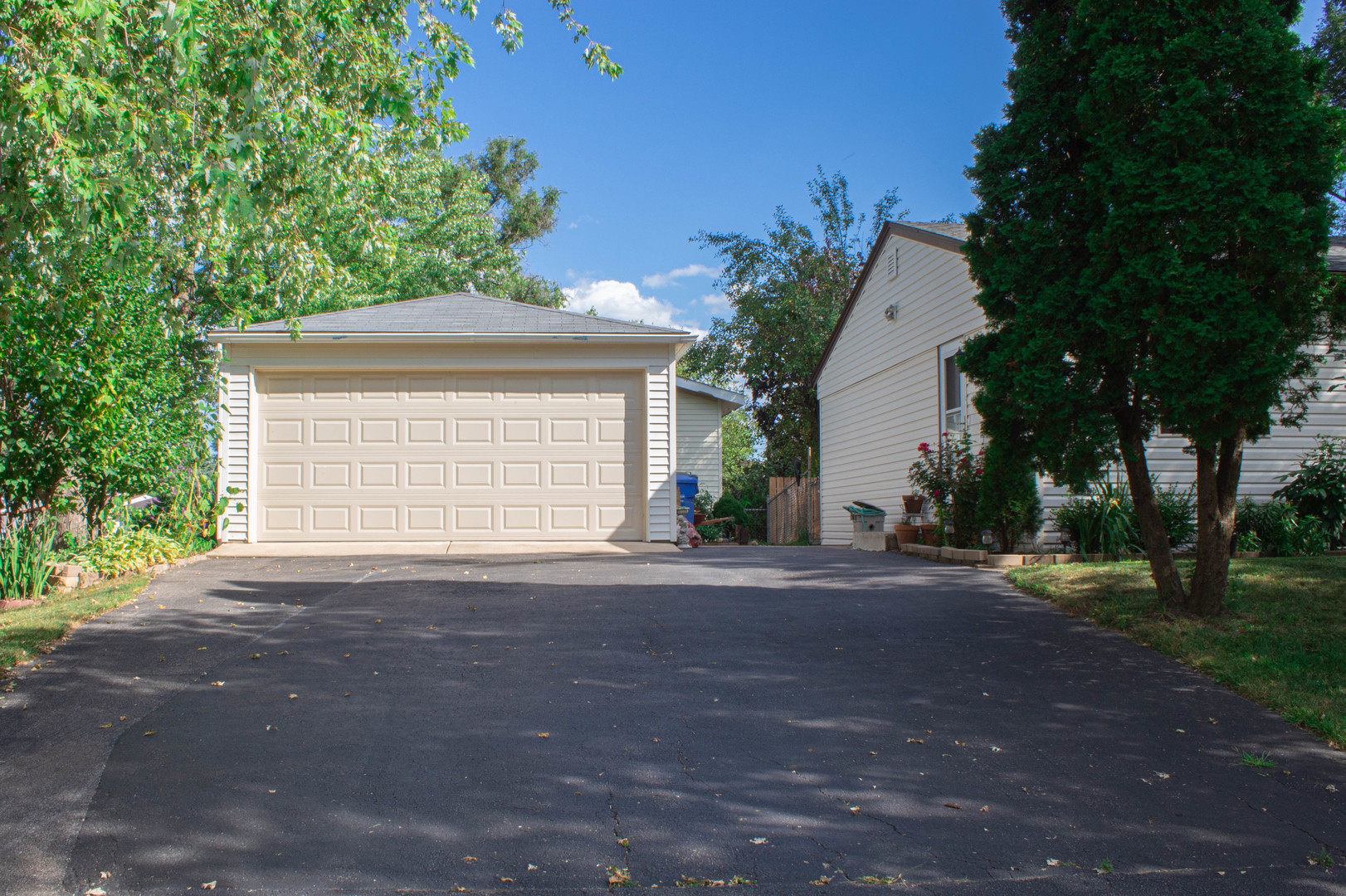 101 Siesta Road Carpentersville, IL 60110 - Photo 3 of 8