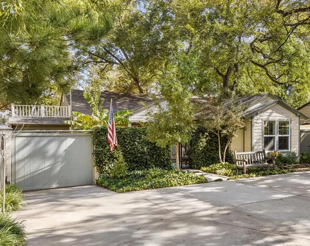 $999,000 | 1432 Sylvan Avenue, Dallas, TX 75208