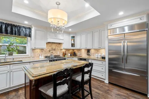 $1,000,000 | 1432 Sylvan Avenue, Dallas, TX 75208