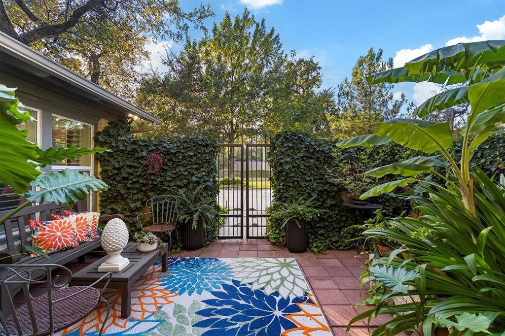 1432 Sylvan Avenue Dallas, TX 75208 - Photo 3 of 40