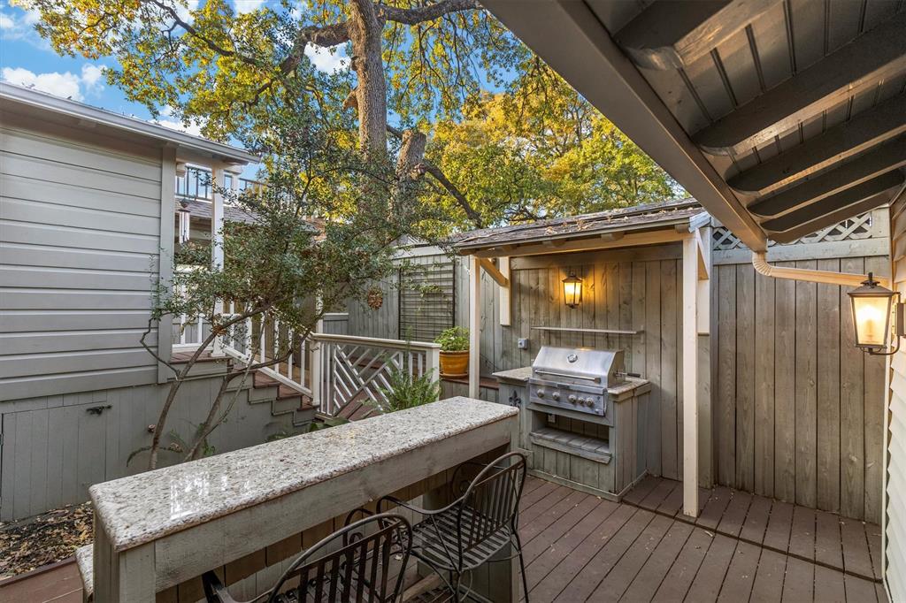 1432 Sylvan Avenue Dallas, TX 75208 - Photo 32 of 40 a view of backyard with outdoor seating