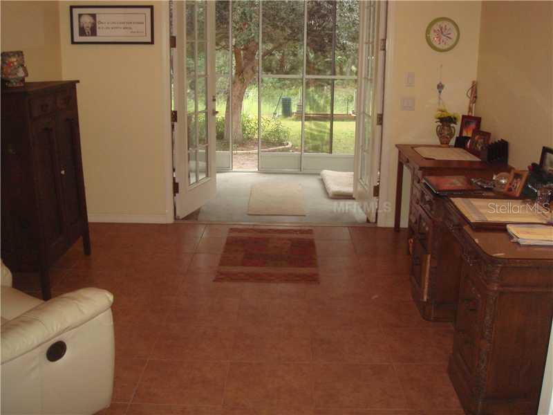 8423 Southwest Riverside Drive Arcadia, FL 34269 - Photo 12 of 20 Den/Family/Great Room - Den