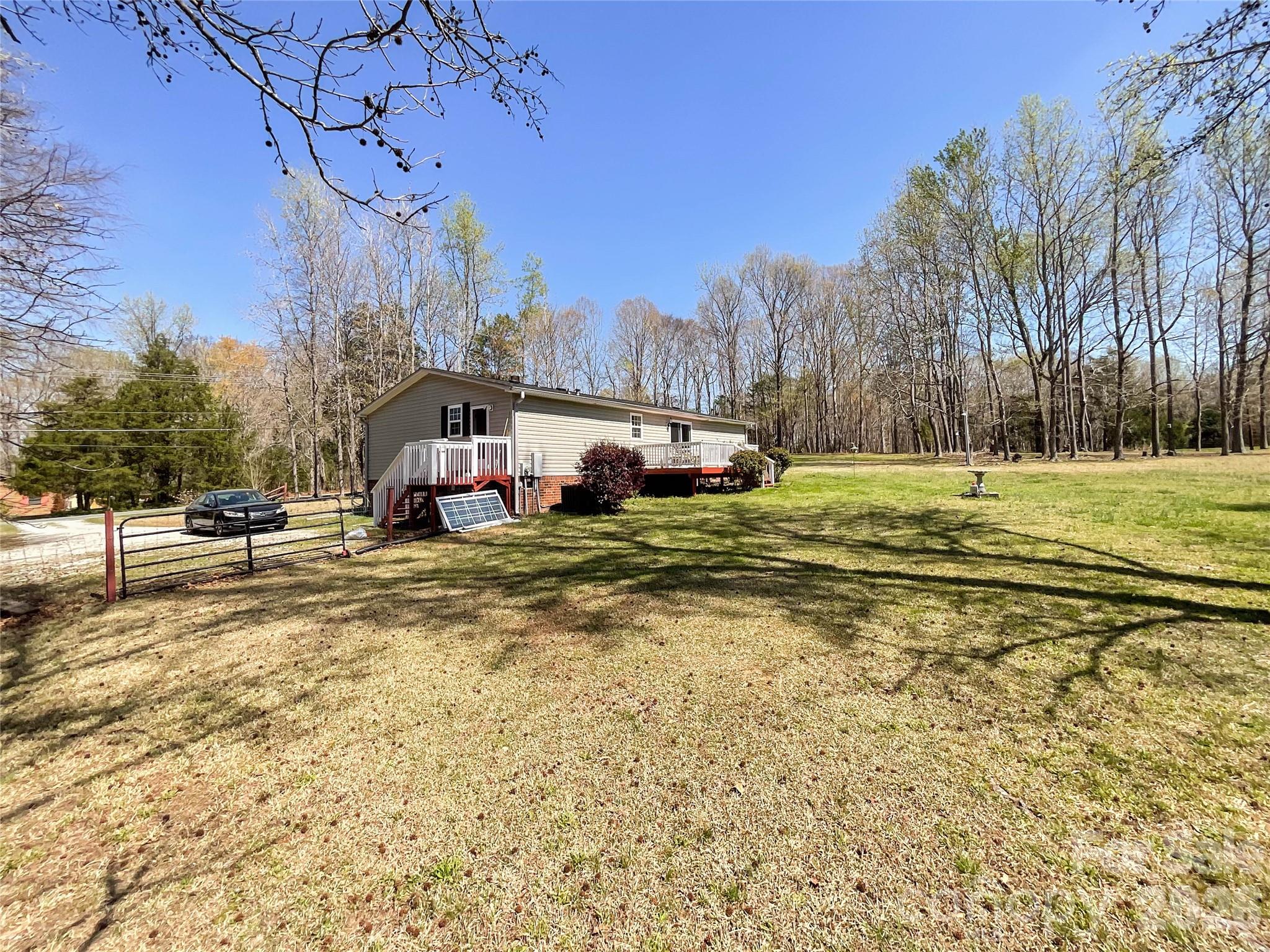 7706 Davis Road Waxhaw, NC 28173 - Photo 35 of 45 a view of a basketball court