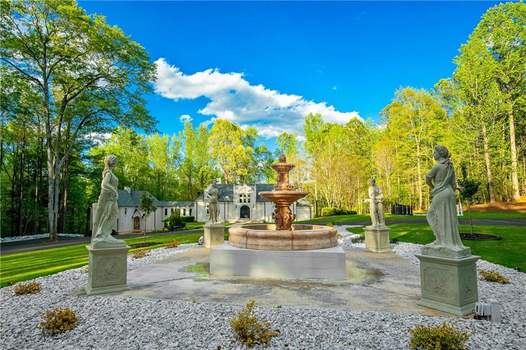 745 Goshen Road Thomaston, GA 30286 - Photo 39 of 41 a view of a fountain in the park