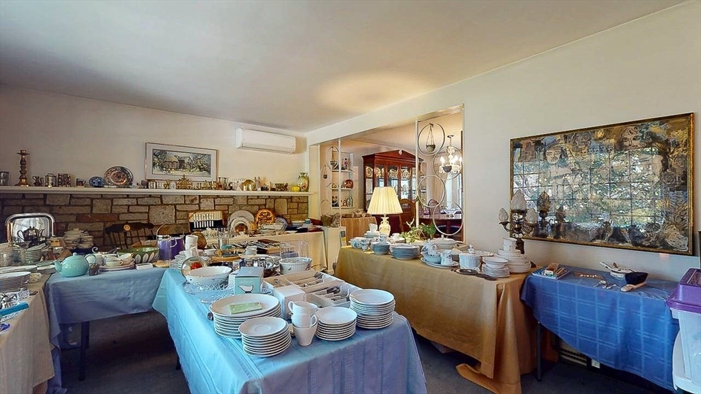 42 Ellis Drive Worcester, MA 01609 - Photo 10 of 29