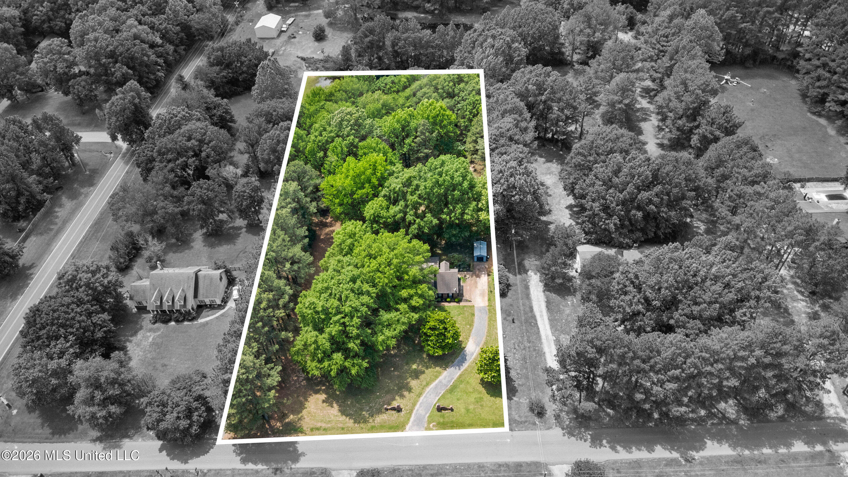 33 East Sweetwater Road Byhalia, MS 38611 - Photo 32 of 36 32_dji_0039_print lot lines