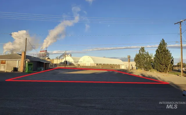 $100,000 | 30 Heyburn Id 83336, Heyburn, ID 83336