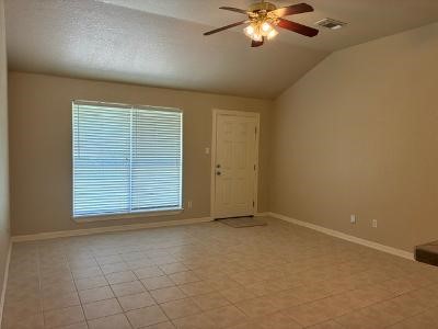910 Old Angleton Road Clute, TX 77531 - Photo 11 of 22