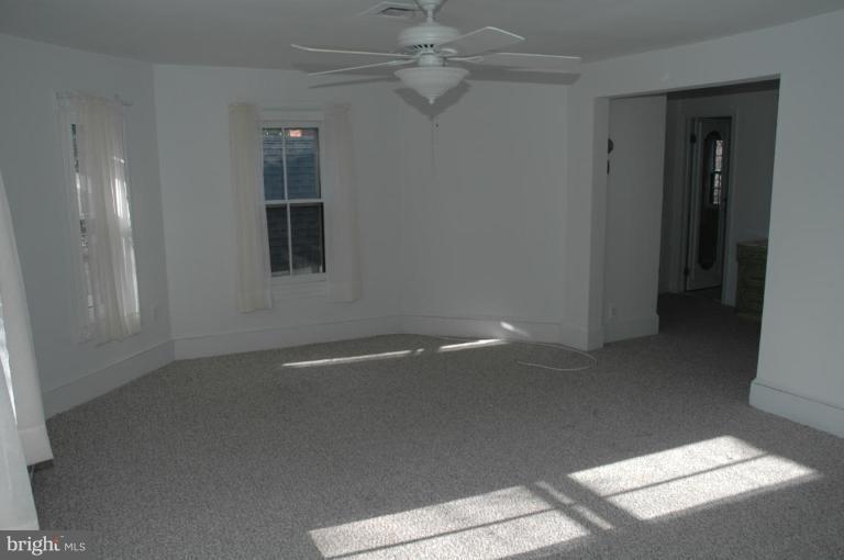 8900 Old Courthouse Road Vienna, VA 22182 - Photo 14 of 14 Master Bedroom