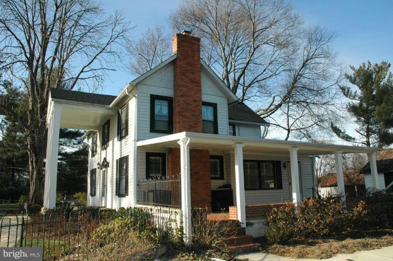 8900 Old Courthouse Road Vienna, VA 22182 - Photo 3 of 14 Exterior #3