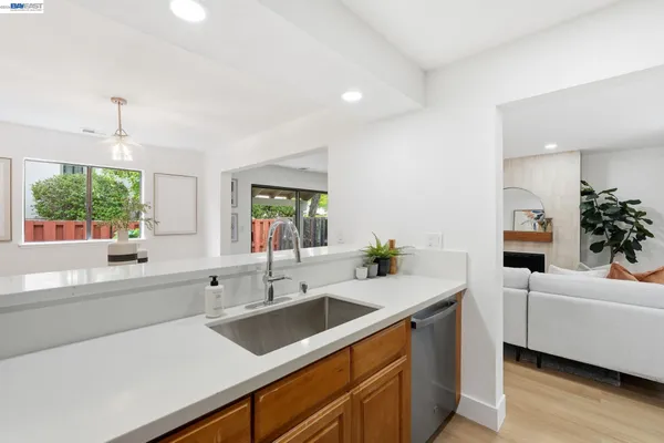 $600,000 | 2 Knoll Court, Hercules, CA 94547