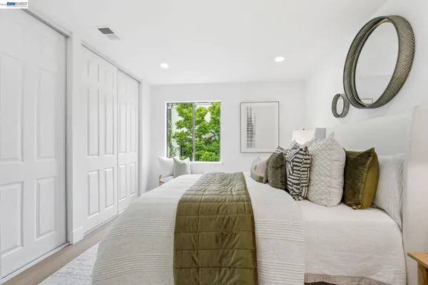 $600,000 | 2 Knoll Court, Hercules, CA 94547