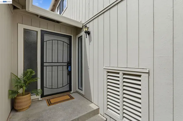 $600,000 | 2 Knoll Court, Hercules, CA 94547