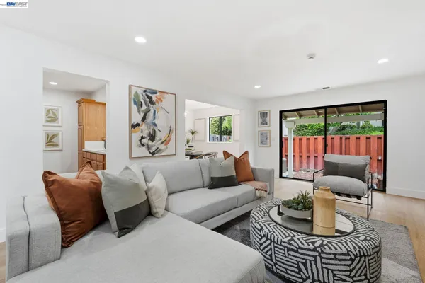 $600,000 | 2 Knoll Court, Hercules, CA 94547