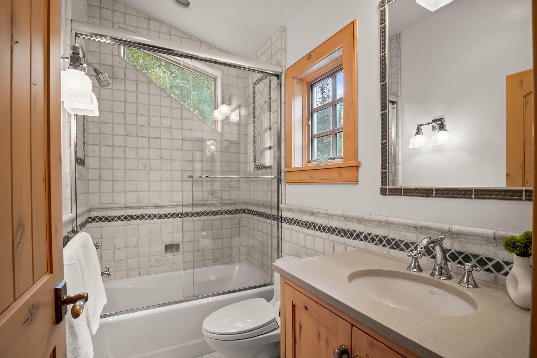 7 Rose Court Sun Valley, ID 83353 - Photo 36 of 50 Upstairs En-suite Bathroom 2