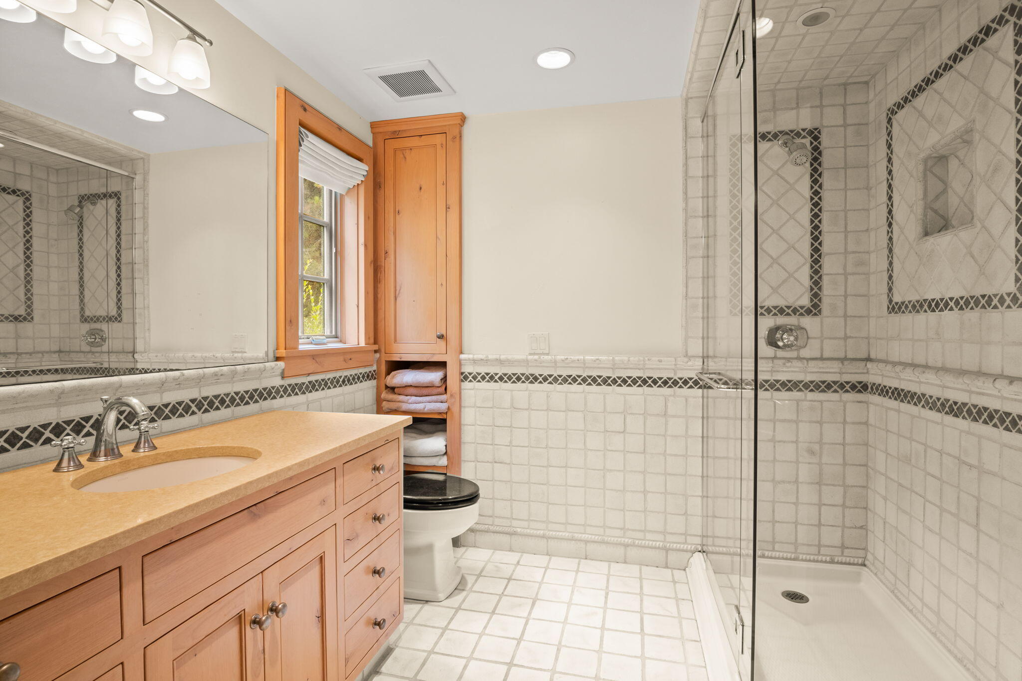 7 Rose Court Sun Valley, ID 83353 - Photo 44 of 50 Guest Cottage Bathroom