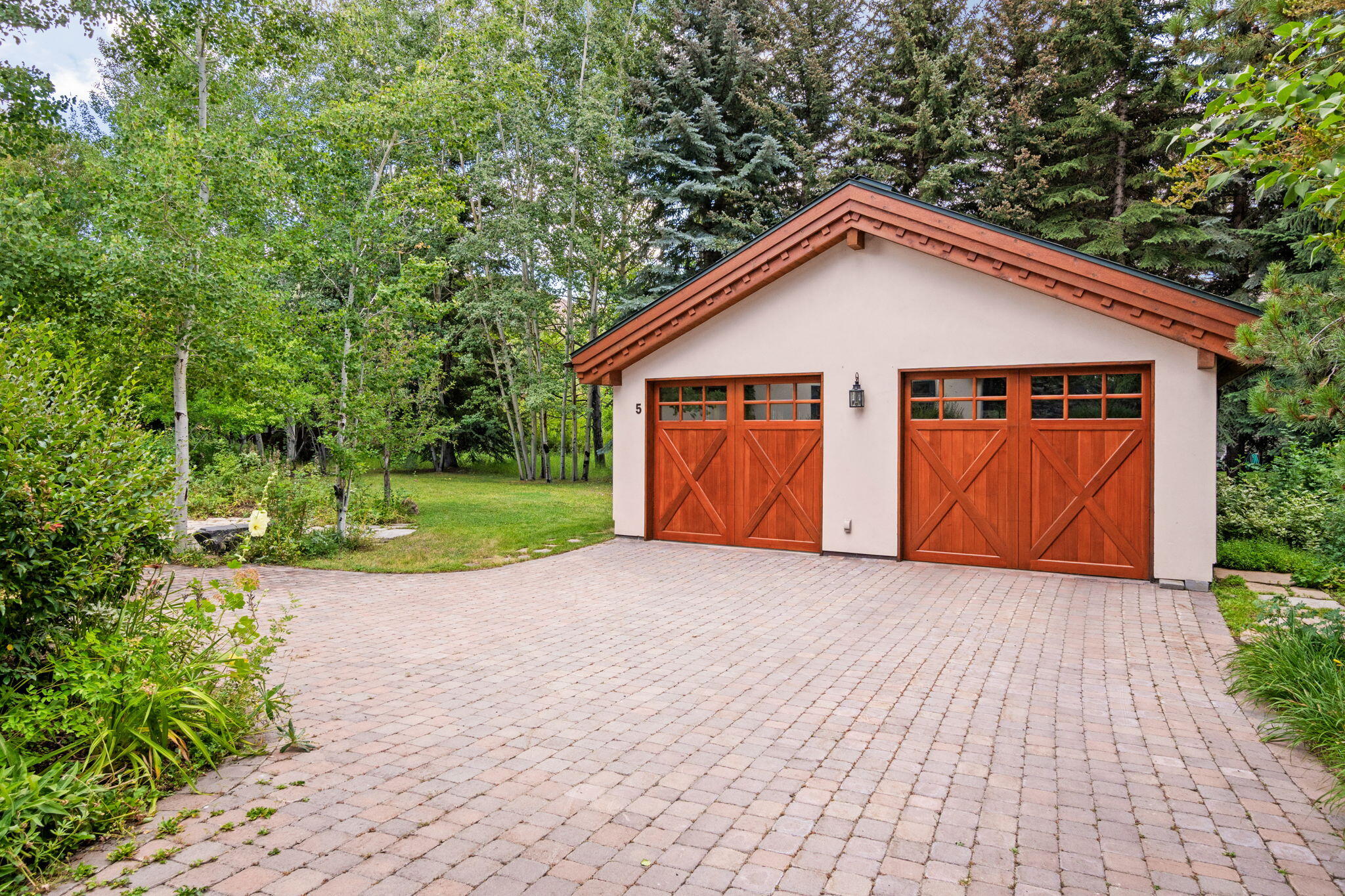 7 Rose Court Sun Valley, ID 83353 - Photo 5 of 50 Two Car Garage