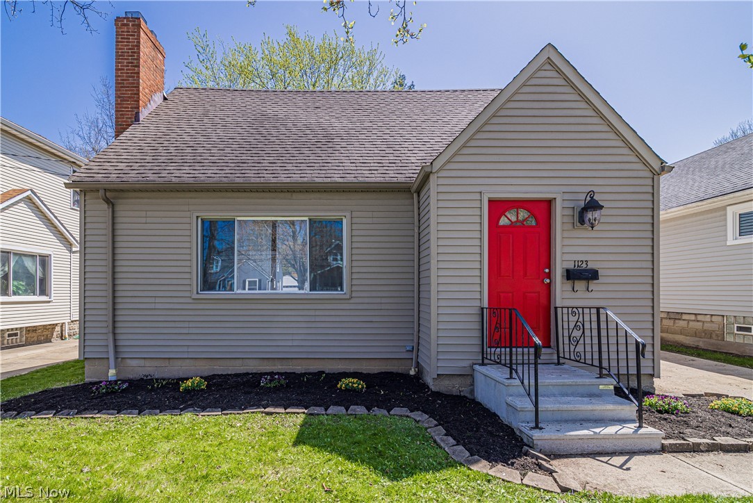 1123 Sunset Road Cleveland, OH 44124 - Photo 1 of 28
