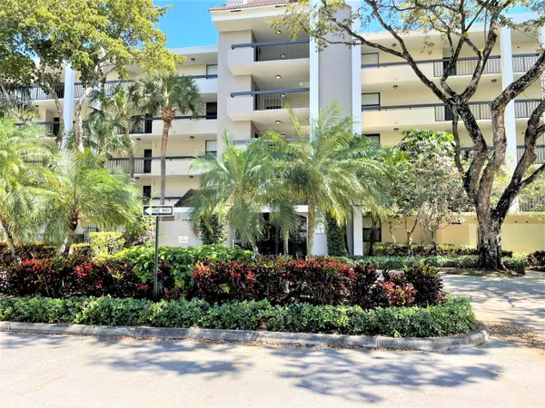 $299,900 | 2025 Lavers Circle, Unit D303, Delray Beach, FL 33444