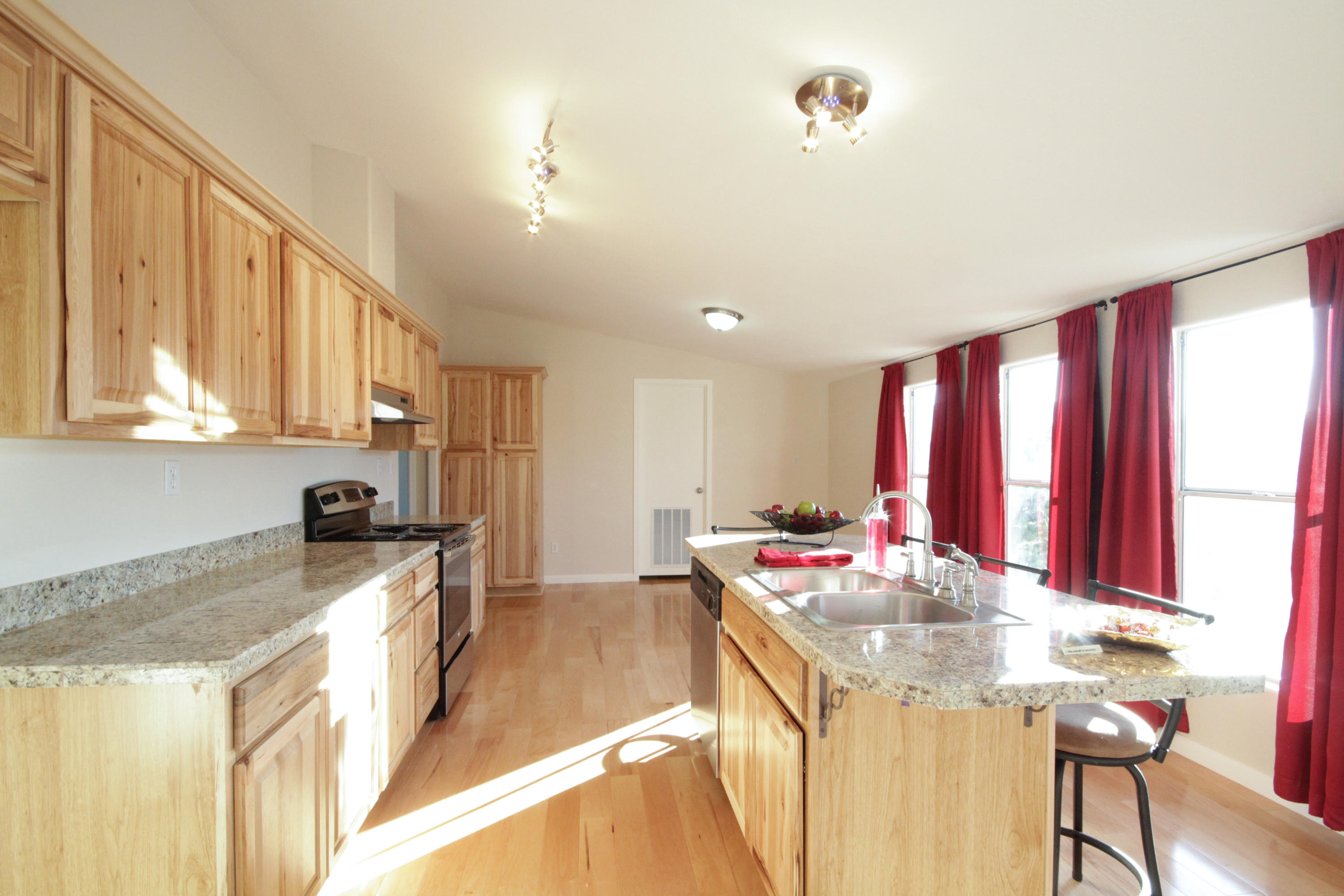7690 Conley Road Flagstaff, AZ 86004 - Photo 4 of 10 kitchen