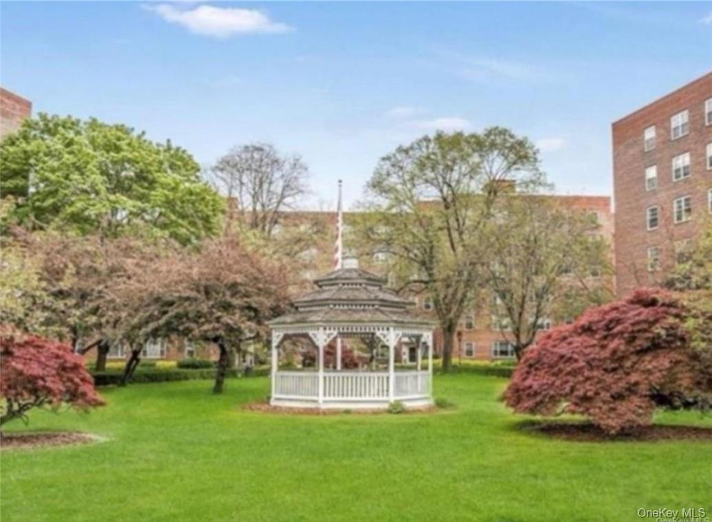 210 Pelham Road, Unit 1P New Rochelle, NY 10805 - Photo 22 of 26 Gallery Image 22