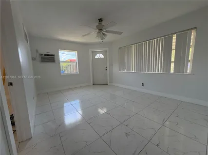 $1,800 | 405 Southeast 23rd Street, Unit 1, Fort Lauderdale, FL 33316