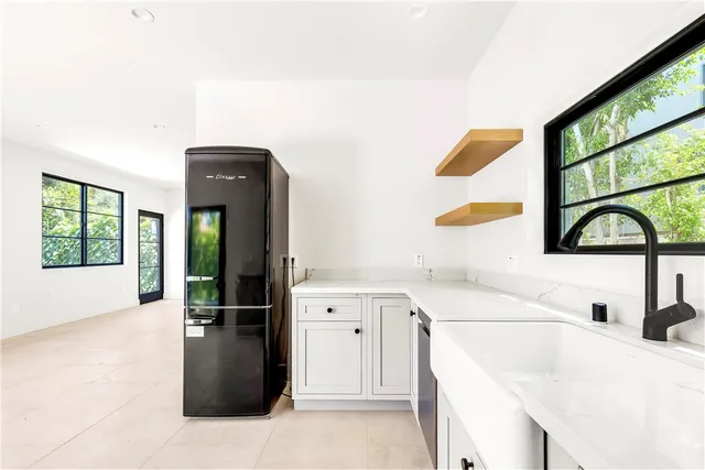 $7,500 | 936 Orlando Avenue, West Hollywood, CA 90069