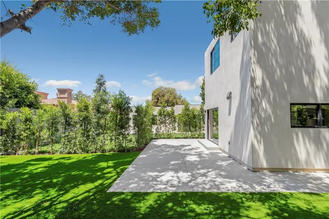 $7,500 | 936 Orlando Avenue, West Hollywood, CA 90069