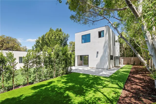 $7,500 | 936 Orlando Avenue, West Hollywood, CA 90069