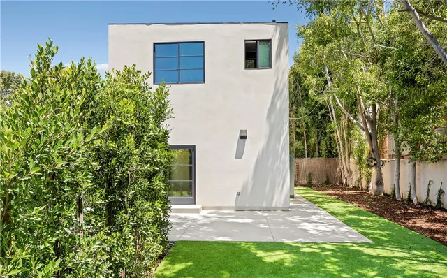 $7,500 | 936 Orlando Avenue, West Hollywood, CA 90069