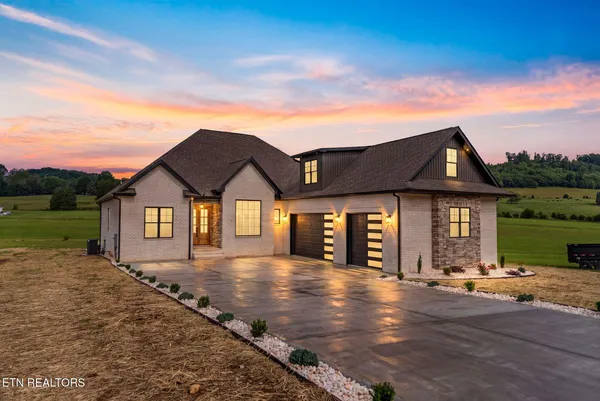 $839,000 | 210 Big Oak Drive, Kingston, TN 37763
