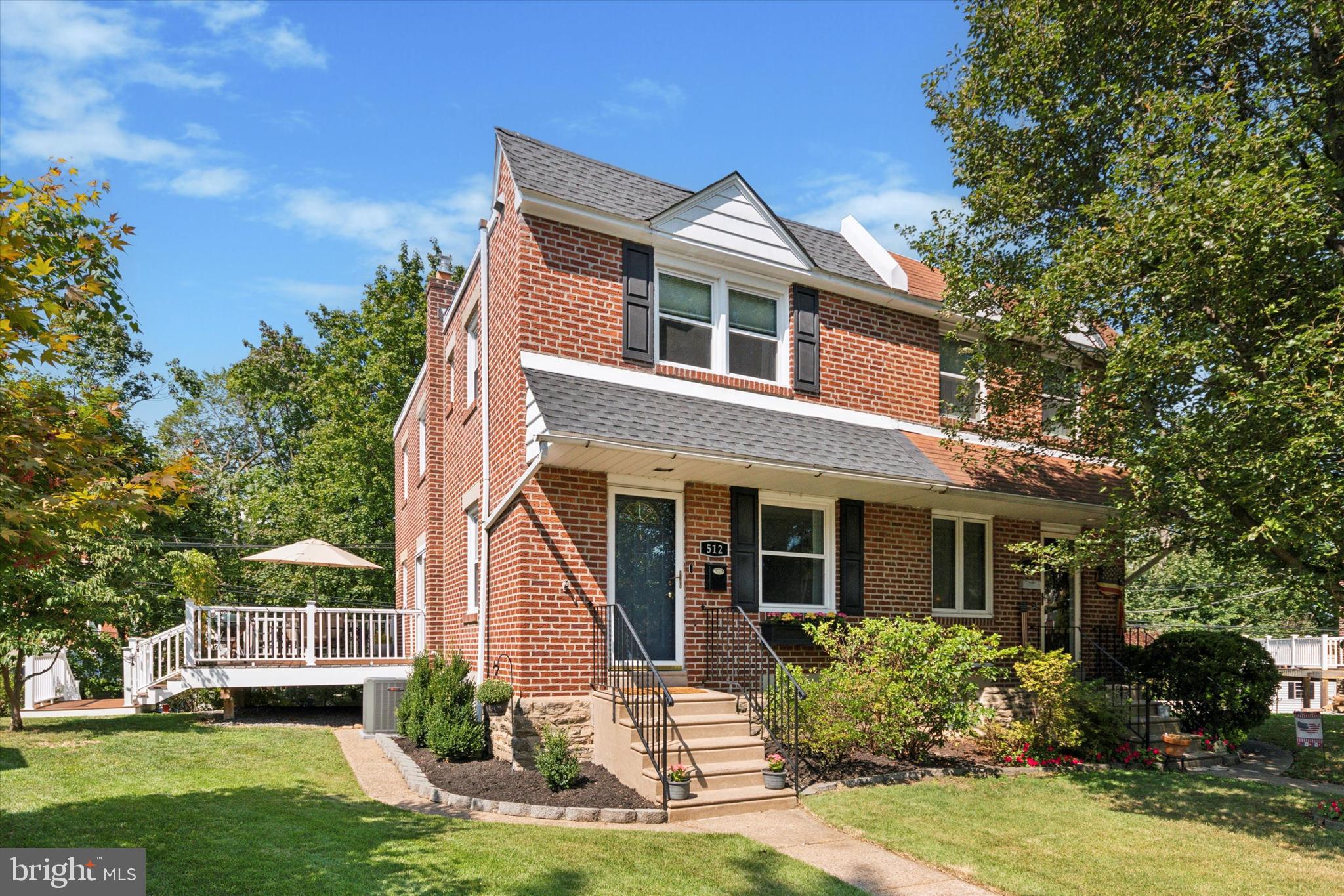 512 Overlook Road Philadelphia, PA 19128 - Photo 2 of 35 Gallery Image 2