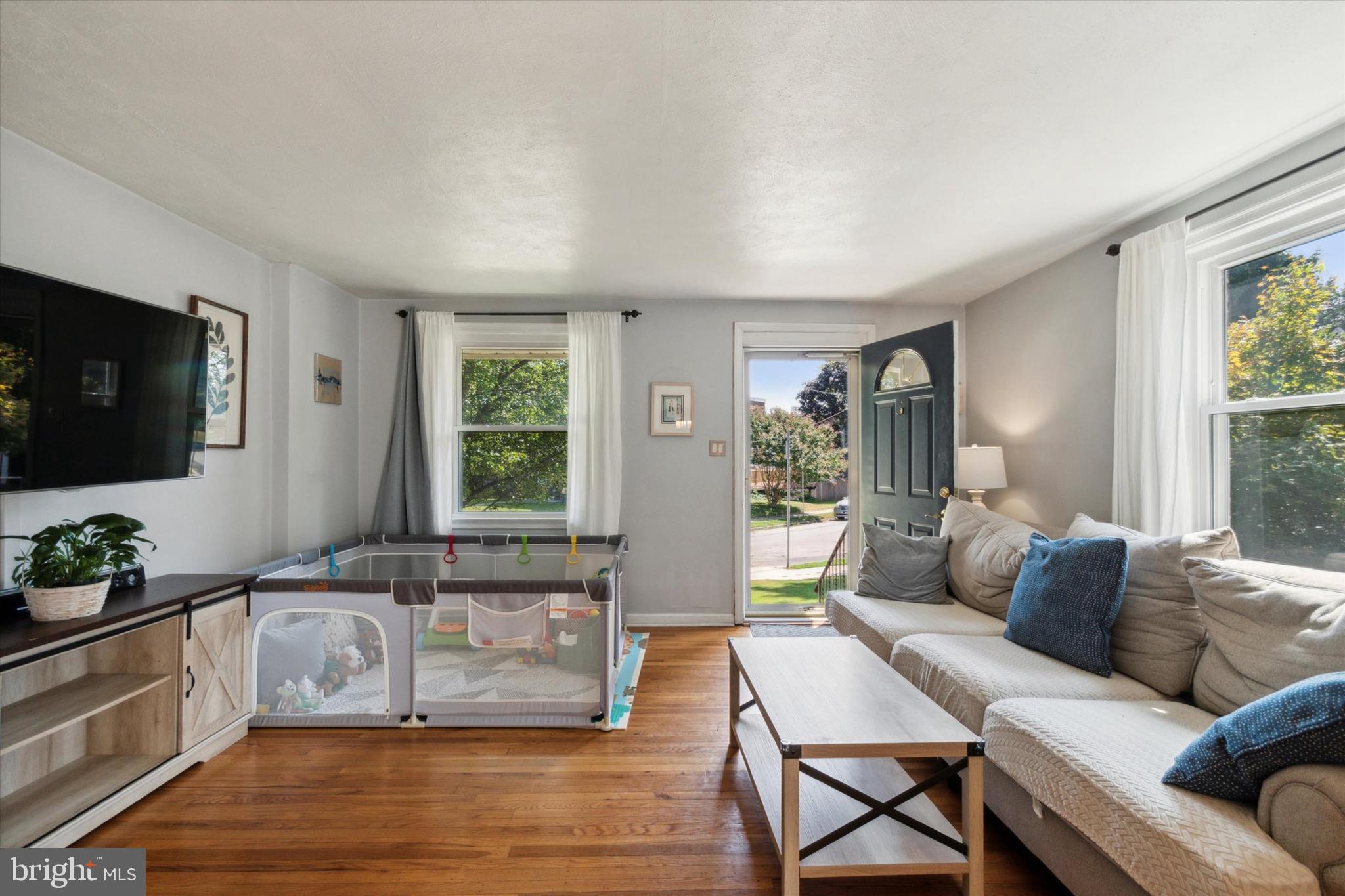 512 Overlook Road Philadelphia, PA 19128 - Photo 6 of 35 Gallery Image 6