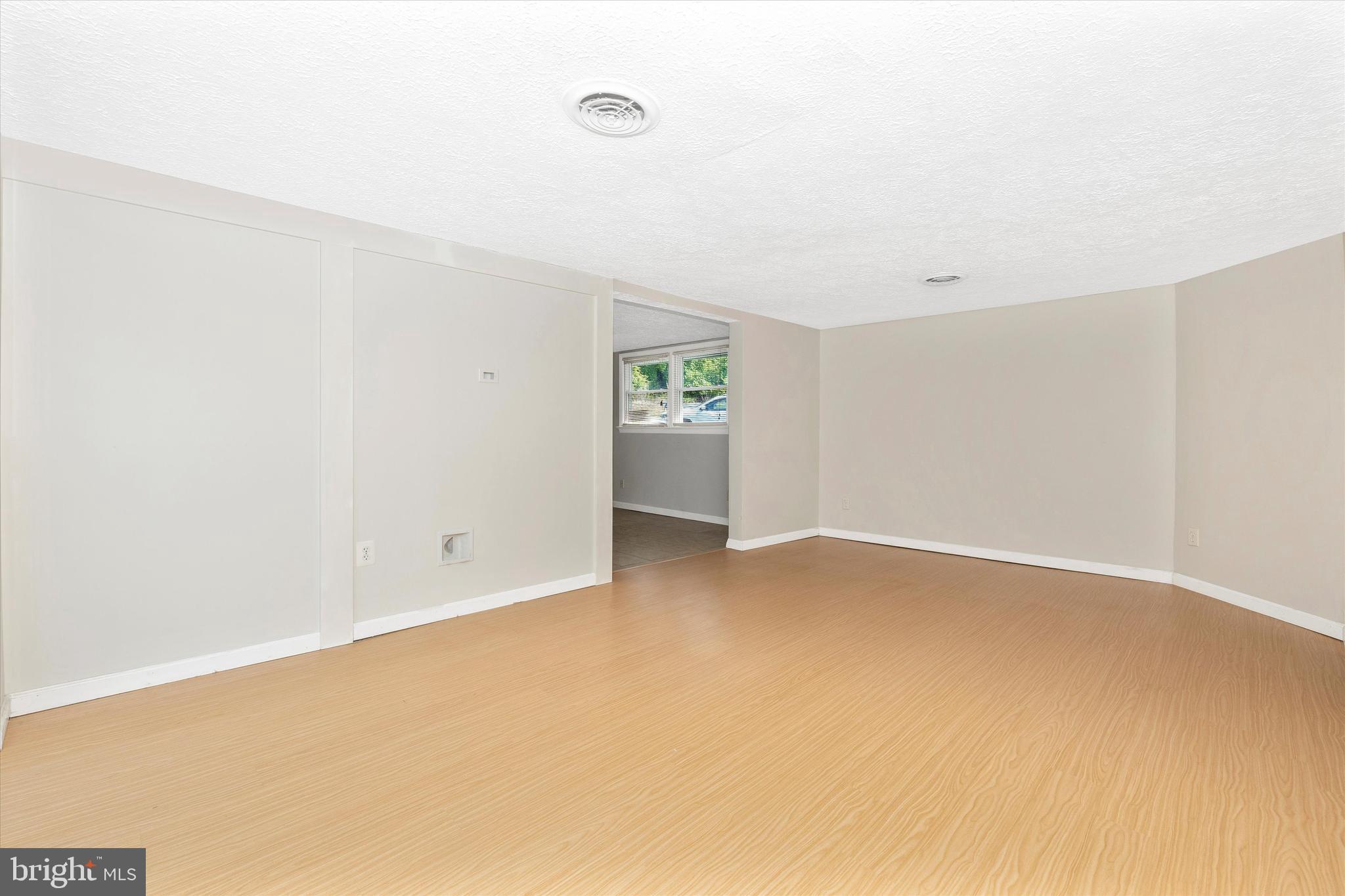 5913 Bartonsville Road Frederick, MD 21704 - Photo 13 of 37