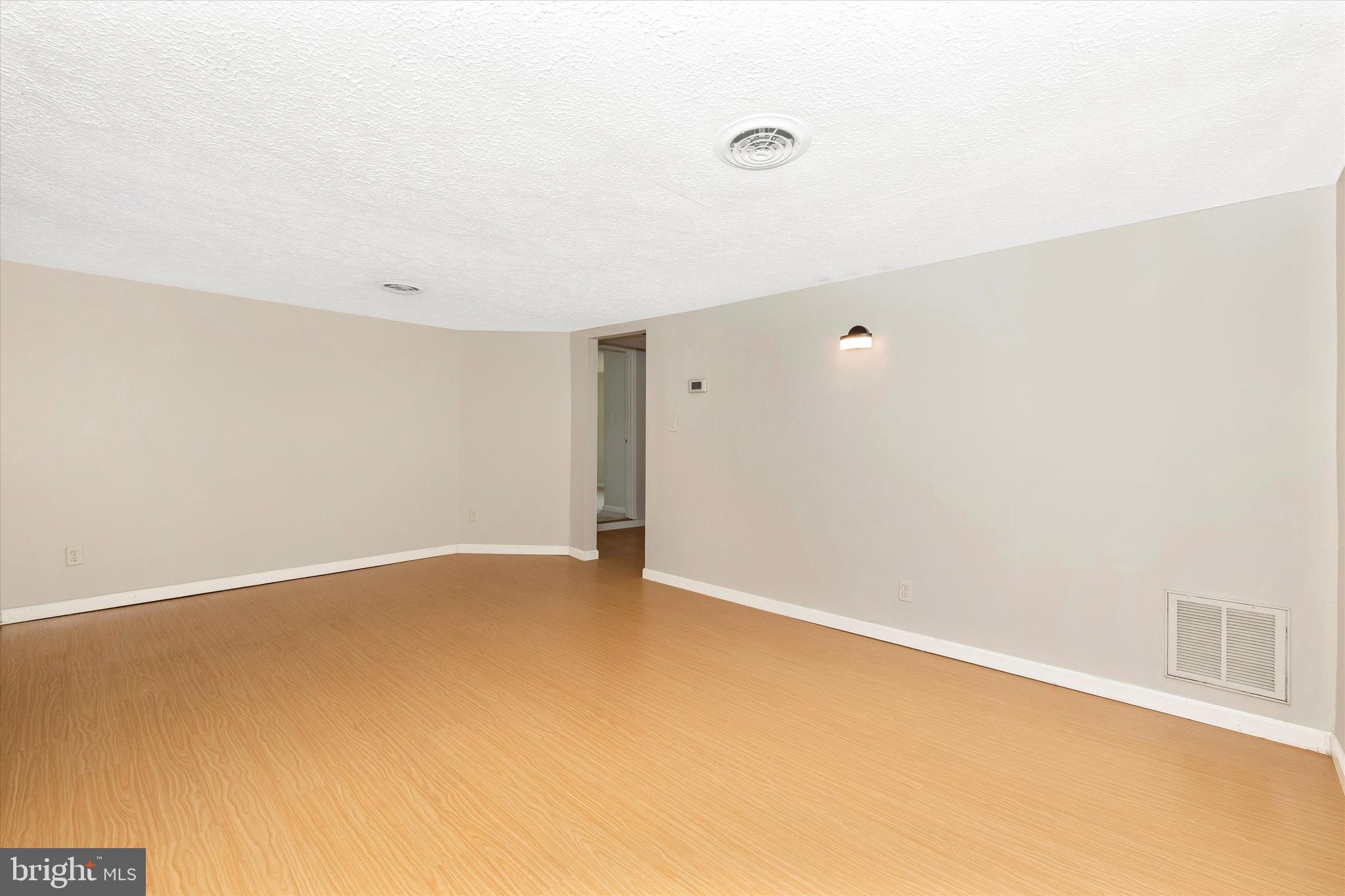 5913 Bartonsville Road Frederick, MD 21704 - Photo 14 of 37