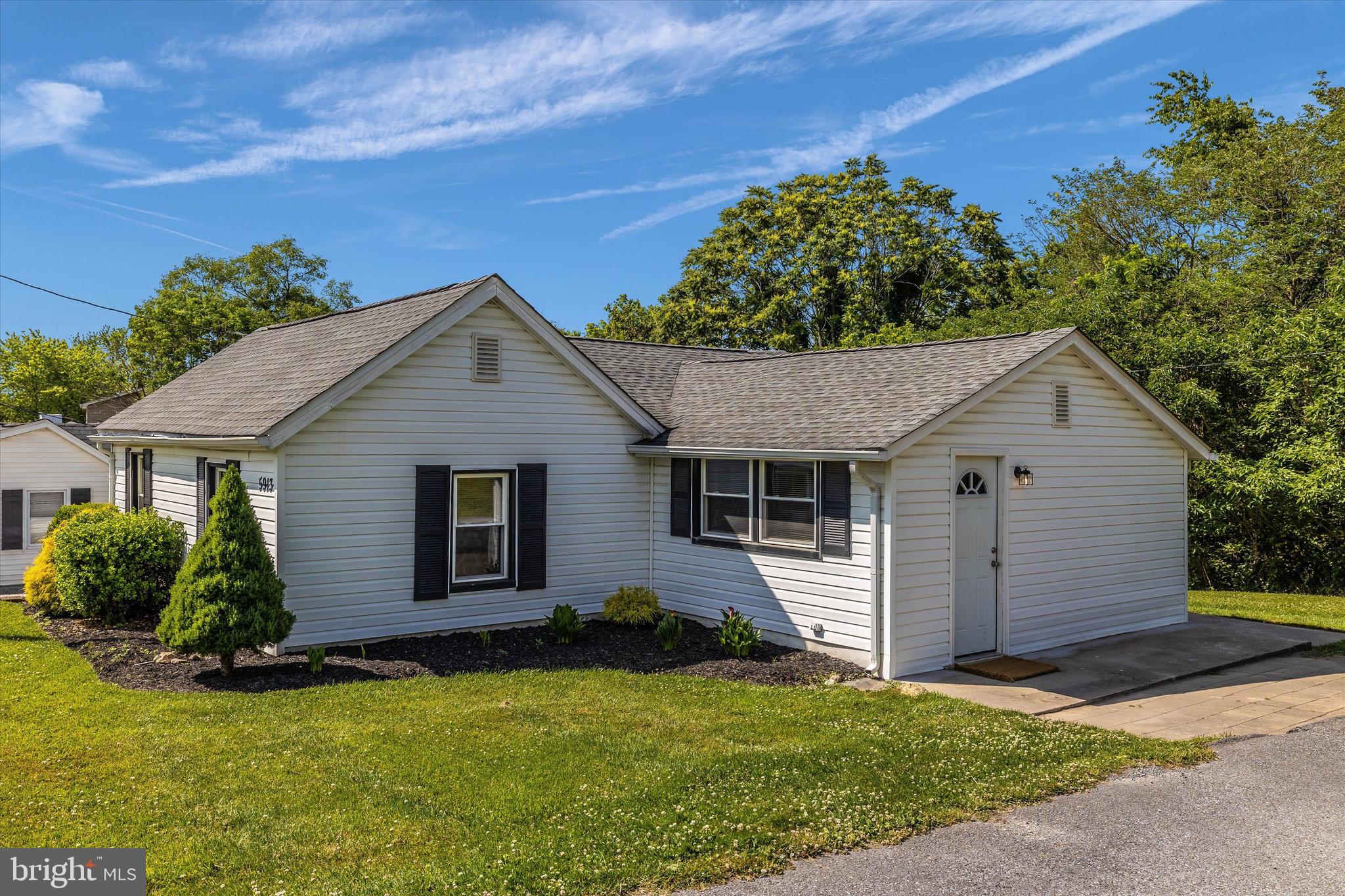5913 Bartonsville Road Frederick, MD 21704 - Photo 2 of 37