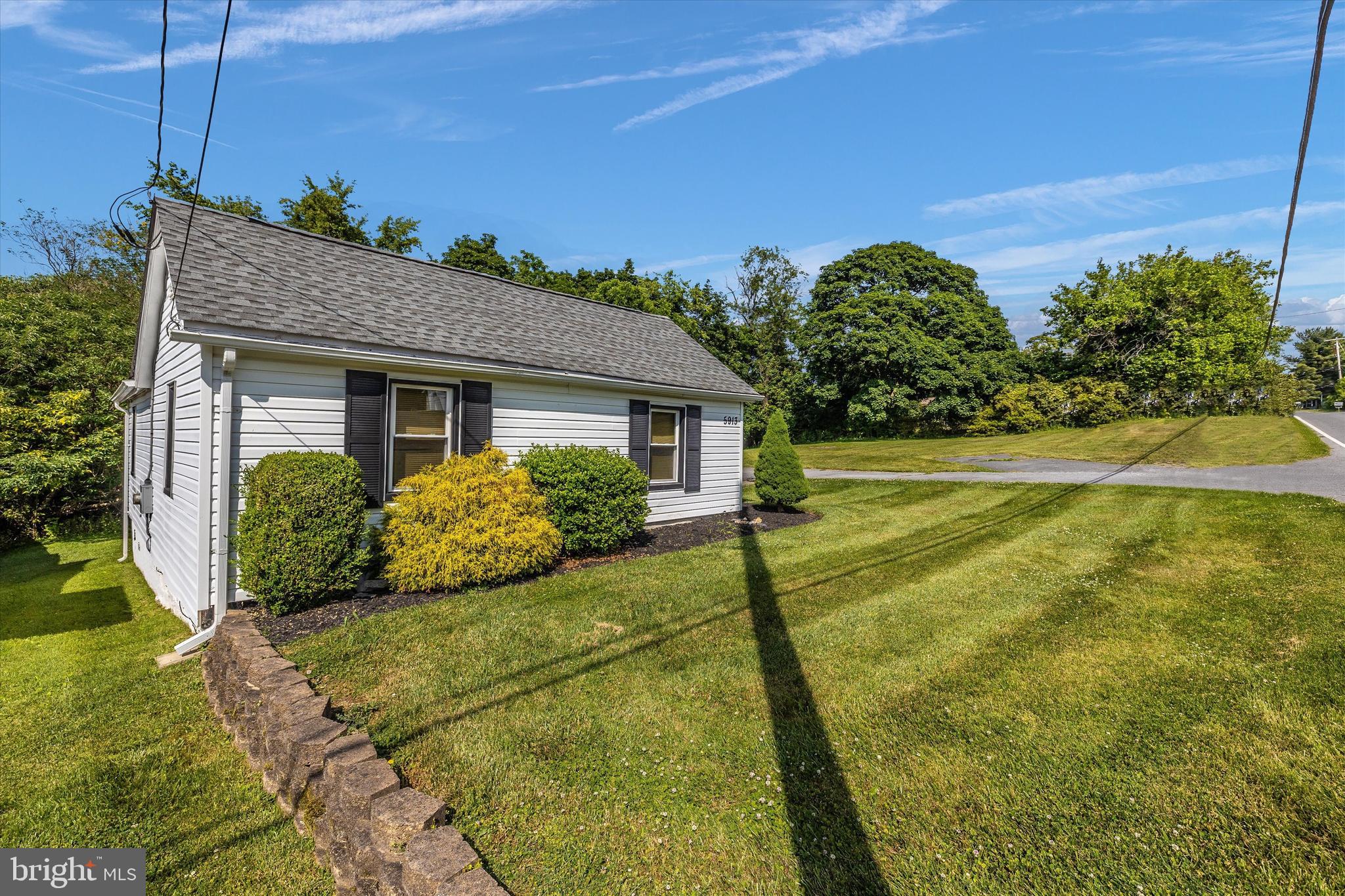 5913 Bartonsville Road Frederick, MD 21704 - Photo 3 of 37