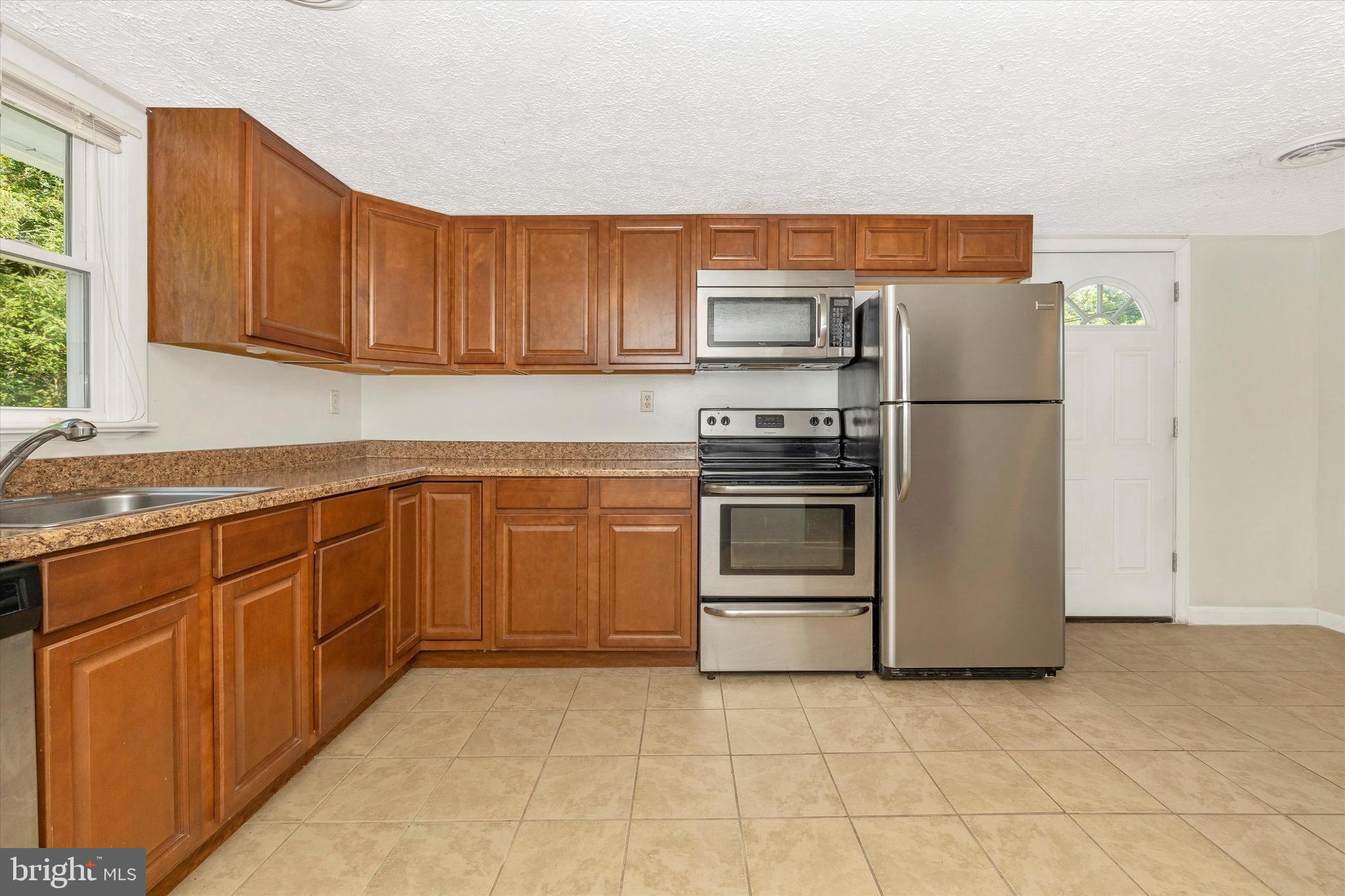 5913 Bartonsville Road Frederick, MD 21704 - Photo 5 of 37