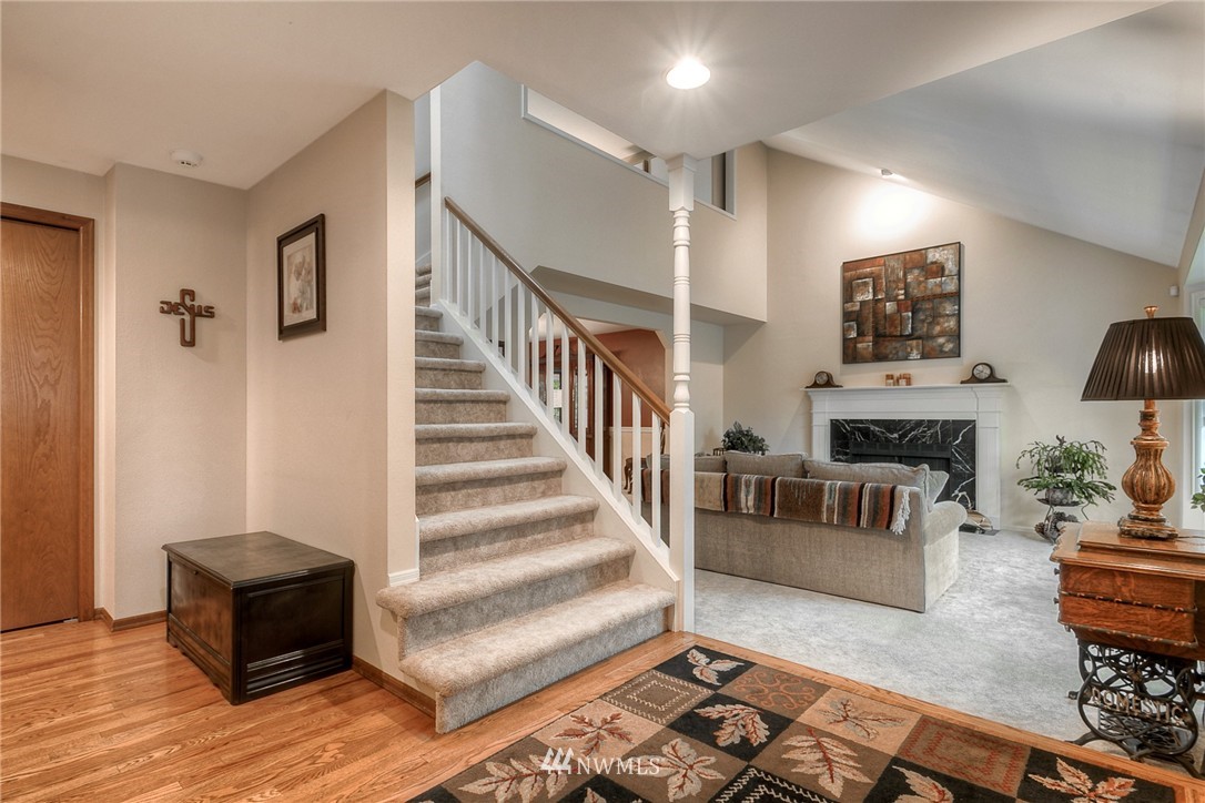 18213 133rd Avenue Southeast Renton, WA 98058 - Photo 2 of 22 Gallery Image 2