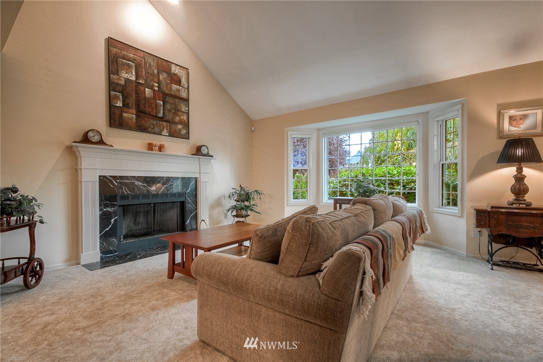 18213 133rd Avenue Southeast Renton, WA 98058 - Photo 4 of 22 Gallery Image 4
