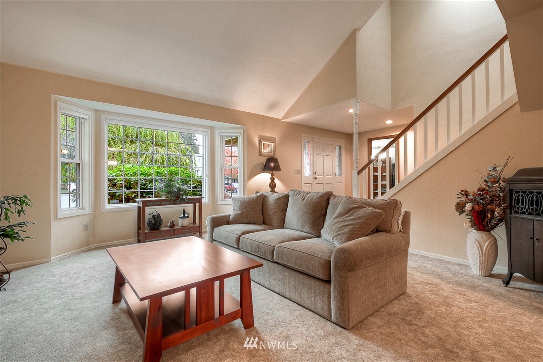 18213 133rd Avenue Southeast Renton, WA 98058 - Photo 5 of 22 Gallery Image 5