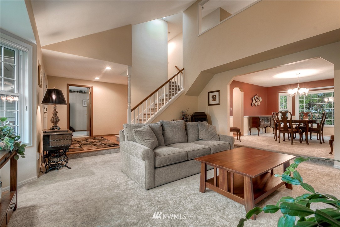 18213 133rd Avenue Southeast Renton, WA 98058 - Photo 6 of 22 Gallery Image 6
