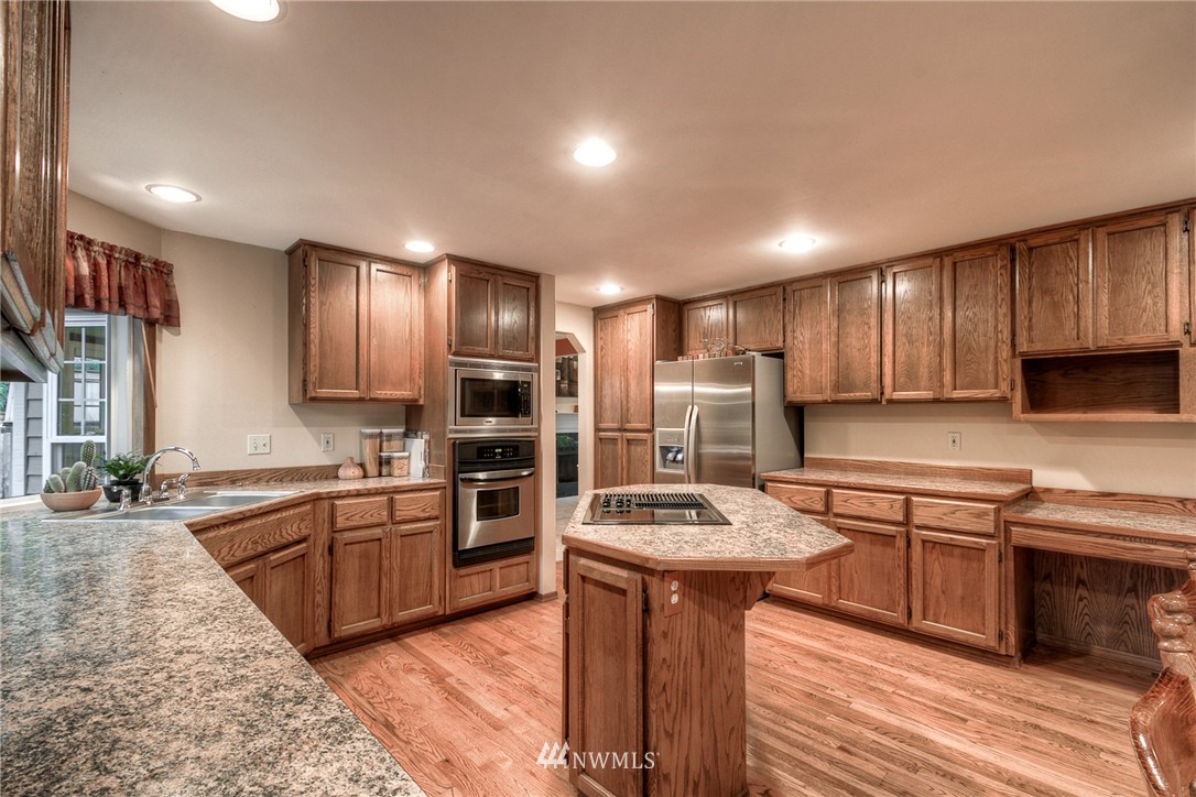 18213 133rd Avenue Southeast Renton, WA 98058 - Photo 10 of 22 Gallery Image 10