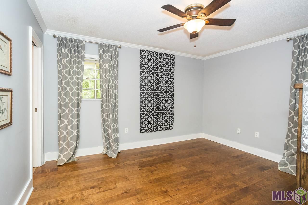 12653 Roundsaville Road Baton Rouge, LA 70818 - Photo 16 of 31 Master Bedroom