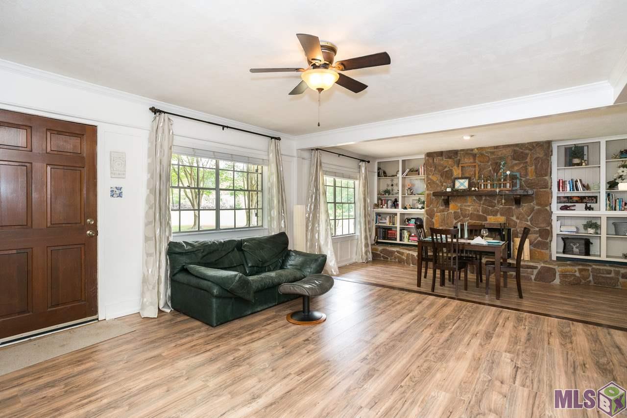 12653 Roundsaville Road Baton Rouge, LA 70818 - Photo 3 of 31 Living Room