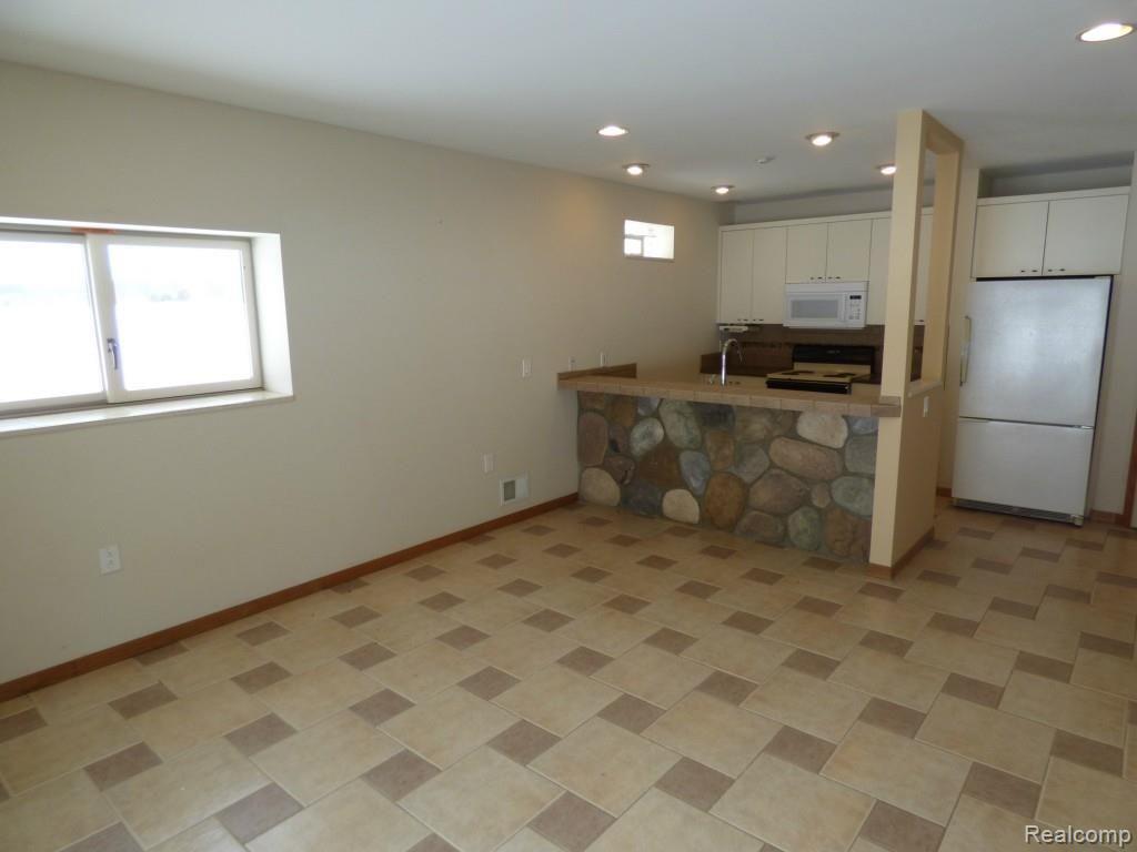 10722 Stinchfield Woods Road Pinckney, MI 48169 - Photo 41 of 51 P1010940.jpg