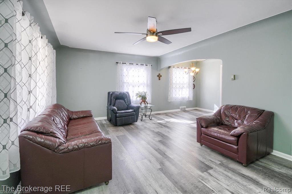 4052 Cook Road Swartz Creek, MI 48473 - Photo 8 of 37