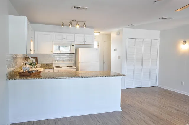 $119,900 | 510 Fairwood Lakes Drive, Unit 21O, Myrtle Beach, SC 29588
