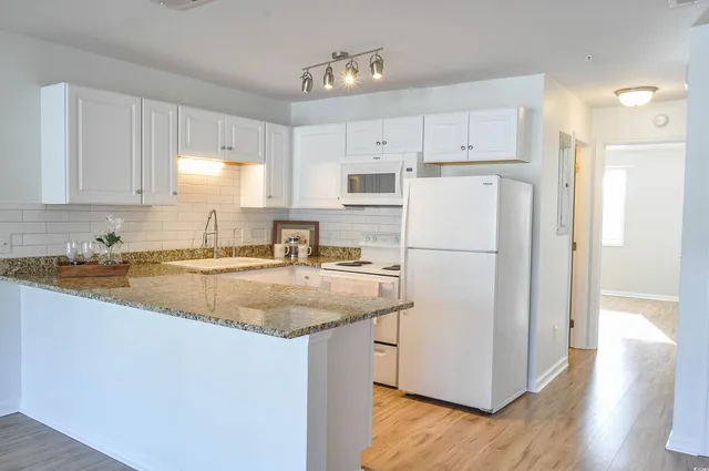 $119,900 | 510 Fairwood Lakes Drive, Unit 21O, Myrtle Beach, SC 29588